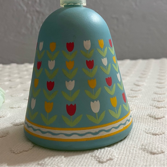 Vintage Avon Belles Of The World (32) Dutch Maid--Decanter Moonwind Cologne - Picture 10 of 10